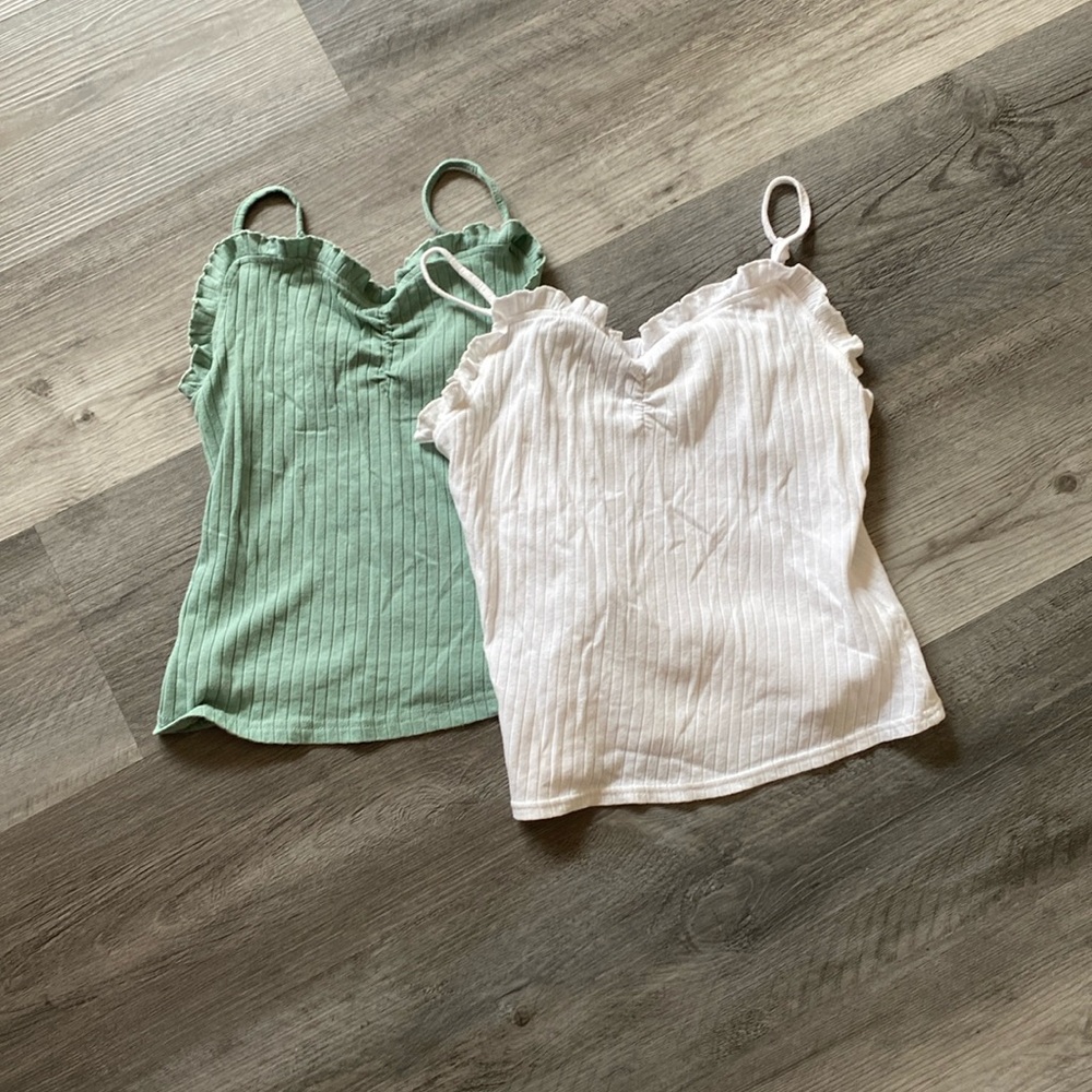 | Nice and soft material ruffled top | Condition : Like new |